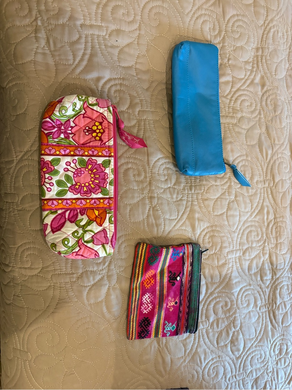 Women’s set of 3 pouches